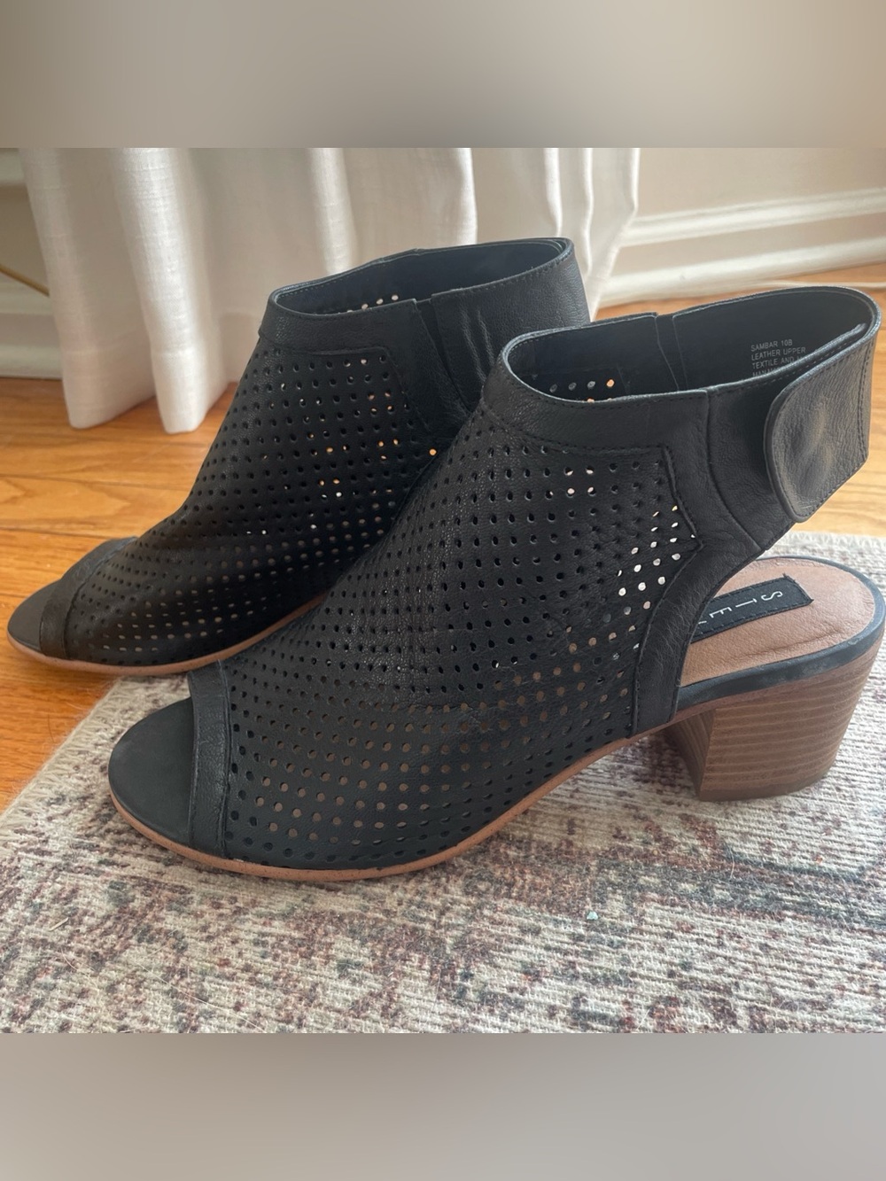 NEW Steve Madden Sambar Perforated Black Leather Ankle Peep Toe Heel Sandal 10